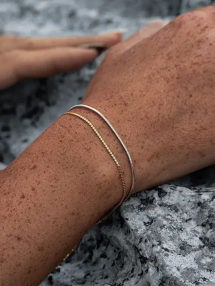 FLUID CHAIN BRACELET