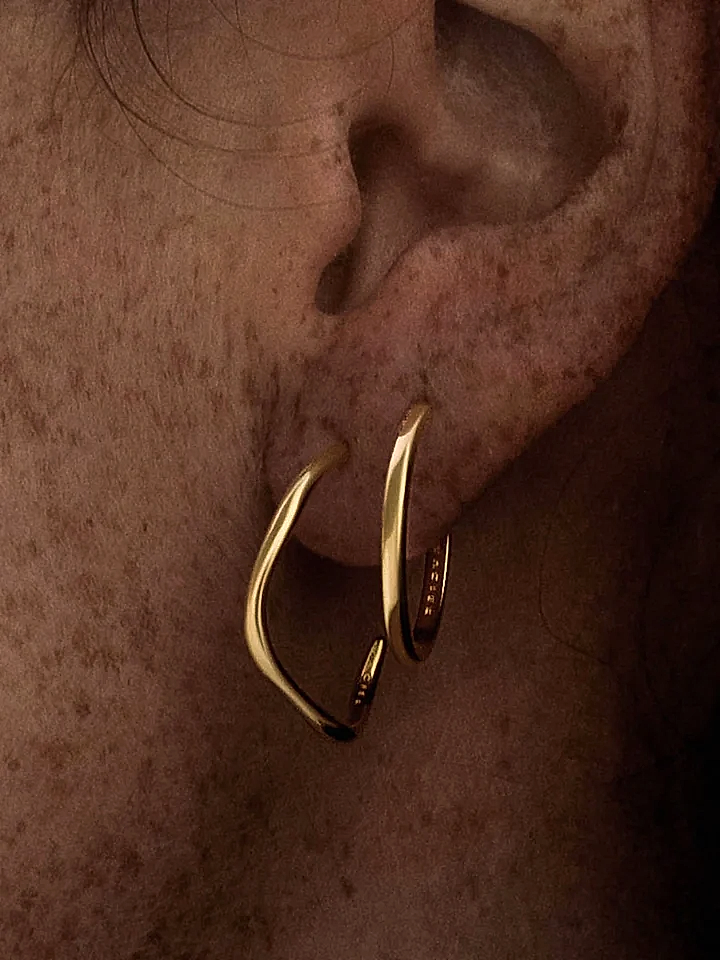 LINEAR HOOPS