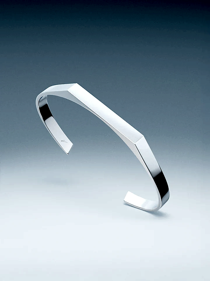 UNISIZE SIGNET CUFF IN SILVER